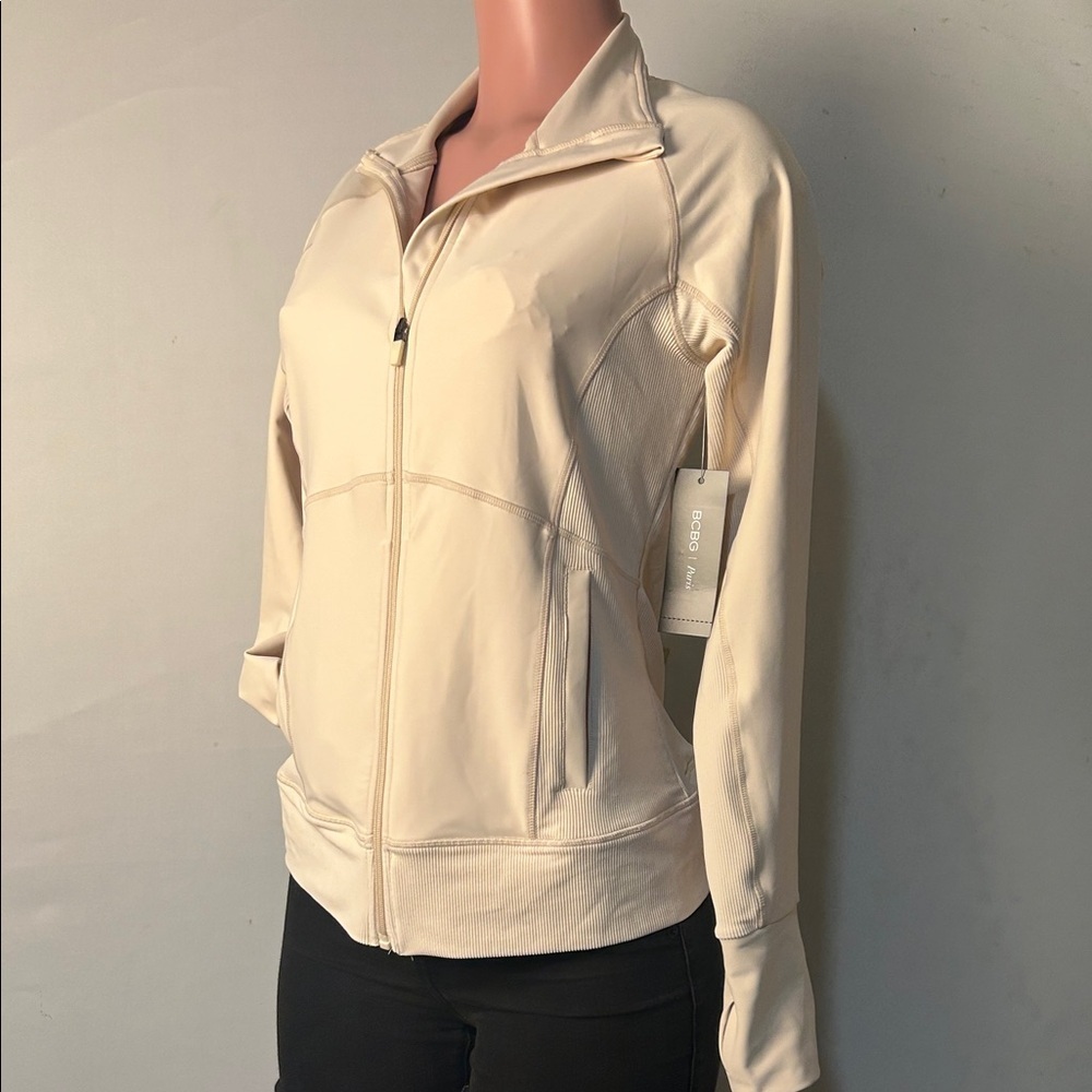 BCBG Paris LightWeight Athletic Zip Up Track Jacket 2 Pockets Cream. Sz M NWT